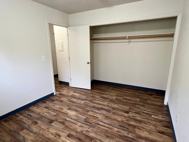 Building Photo - 4006 Iowa Dr
