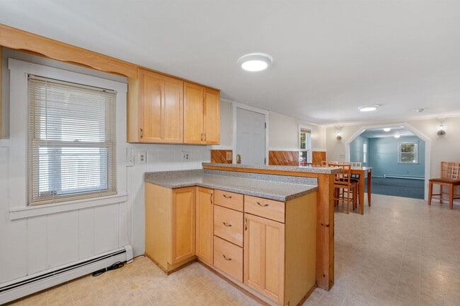 Building Photo - 36 Lark St