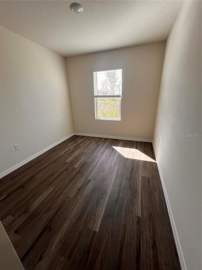 Building Photo - 1266 Balsam Dr