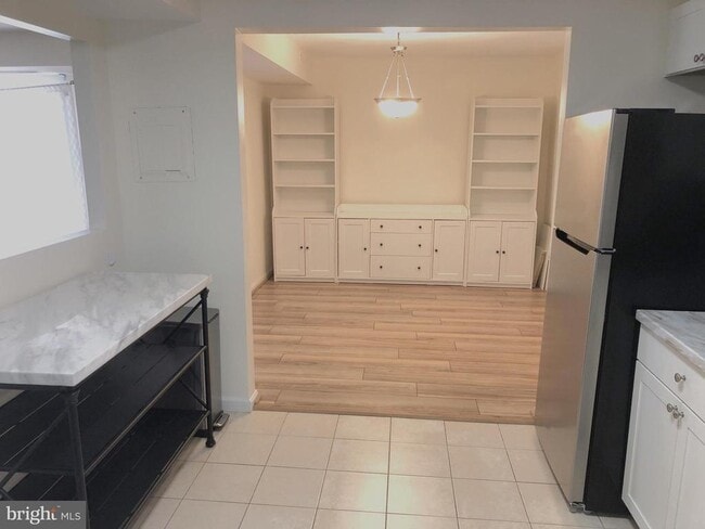 Building Photo - 884 Quince Orchard Blvd