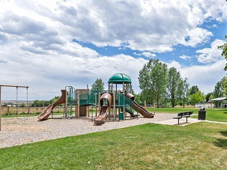 Building Photo - 110 Lucerne Dr