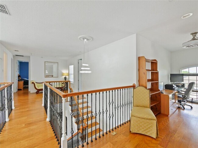 Building Photo - 352 Radisson Pl