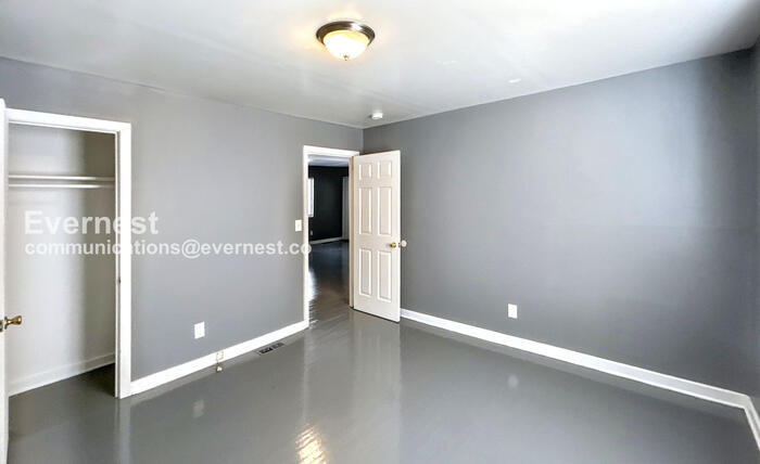 Building Photo - 2421 29th Street Ensley