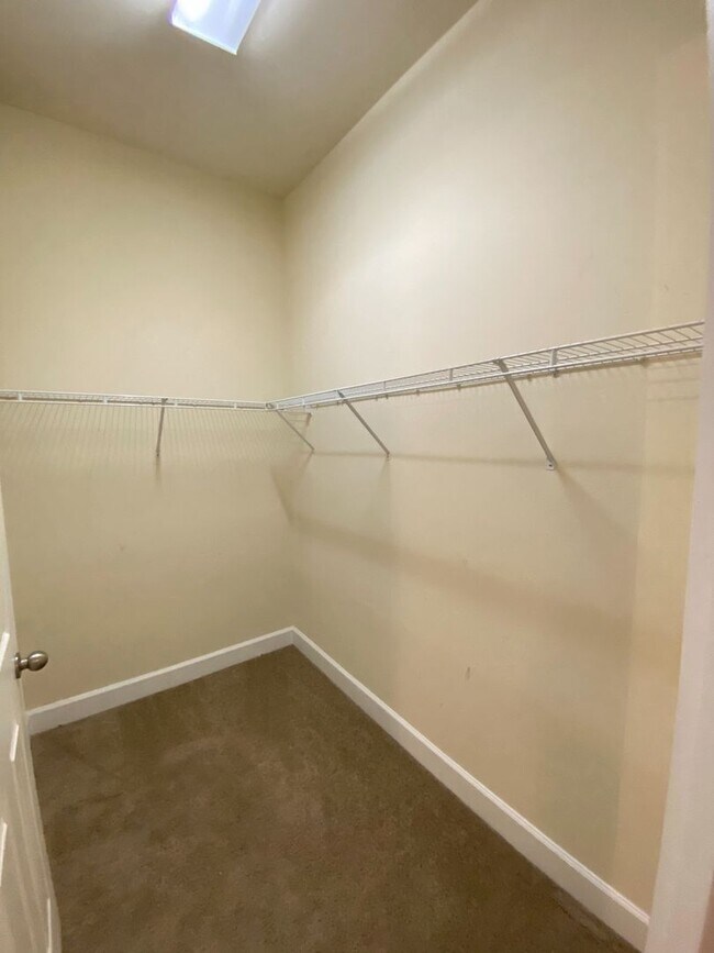 Building Photo - Spacious 3/3.5 Condo with Garage in Fleming Island