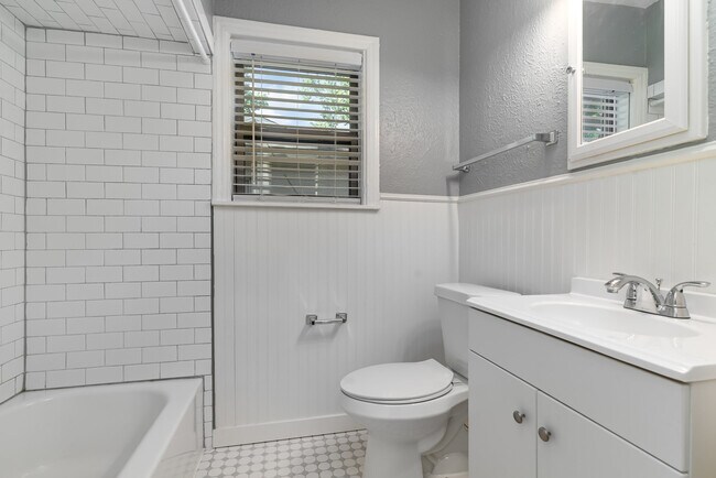 Building Photo - 7802 Morton St