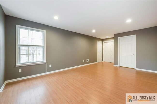 Building Photo - 2611 Candlelight Ct