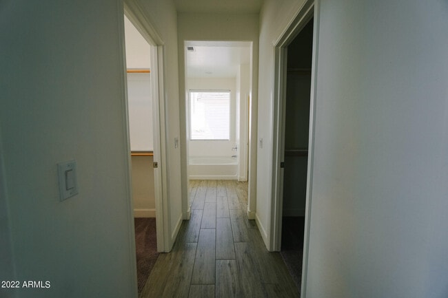 Building Photo - 531 E Bamboo Ln