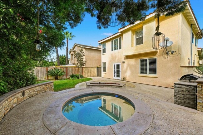 Building Photo - 1225 Avenida Fragata