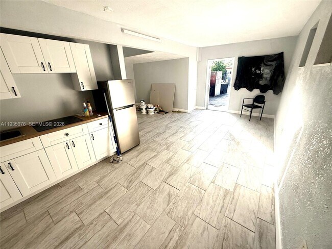 Building Photo - 1132 NW 30th Ave