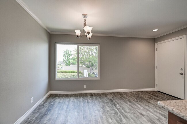 Building Photo - MUST SEE!!! BEAUTIFUL!!!  – Updated Upstai...