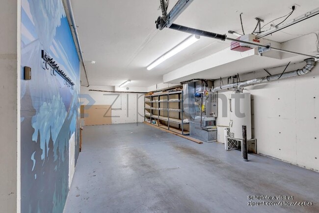 Building Photo - 2744 NW Upshur St