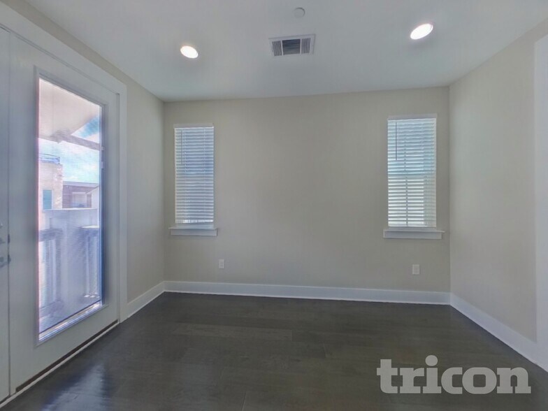 Building Photo - 209 S Village Way