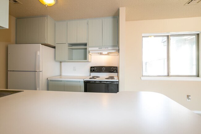 Building Photo - Spacious 3 Bed 2 Bath Condo in Tulsa!