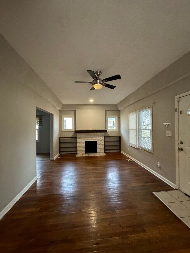 Building Photo - Coming Soon: 3 Bedroom Home Near Zoo & Parks!