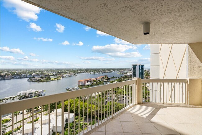 Building Photo - 4021 Gulf Shore Blvd N