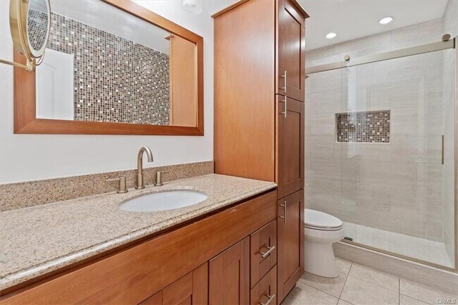 Building Photo - 14915 W San Fernando Mission Blvd