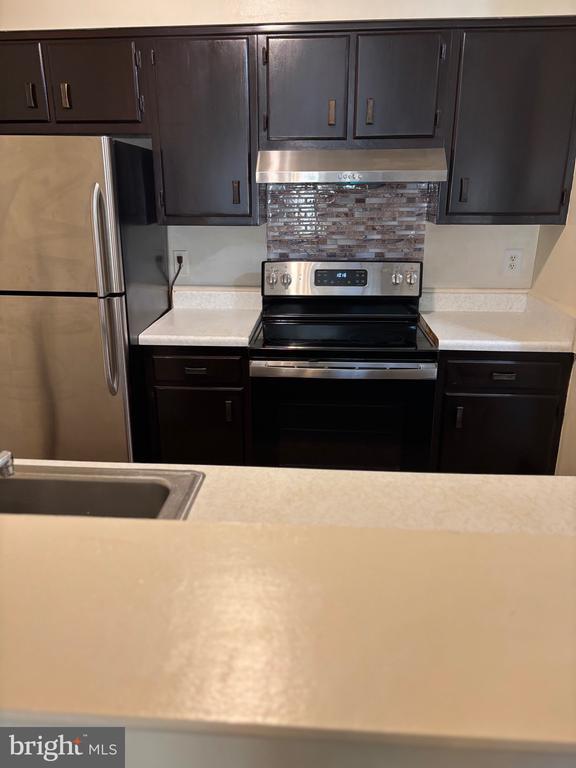 Building Photo - 3978 Woodhue Pl