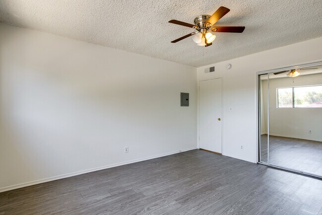 Building Photo - 17834 Burbank Blvd