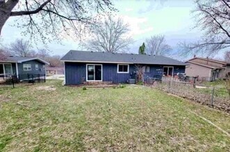 Building Photo - 1451 Westview Dr