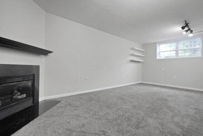 Building Photo - 6321 Marsh Wren Drive