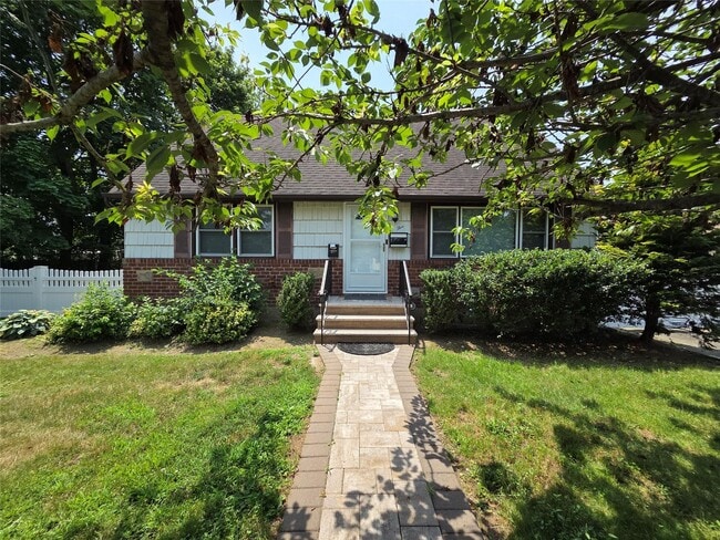 Primary Photo - 5 Denton Pl