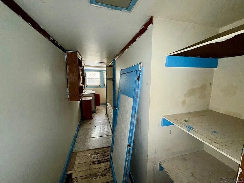 Building Photo - 431 Finch St