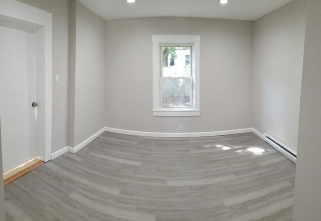 Building Photo - 172 Centre Ave