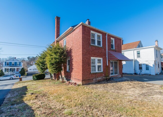 Building Photo - Beautiful Brick 2 -Story