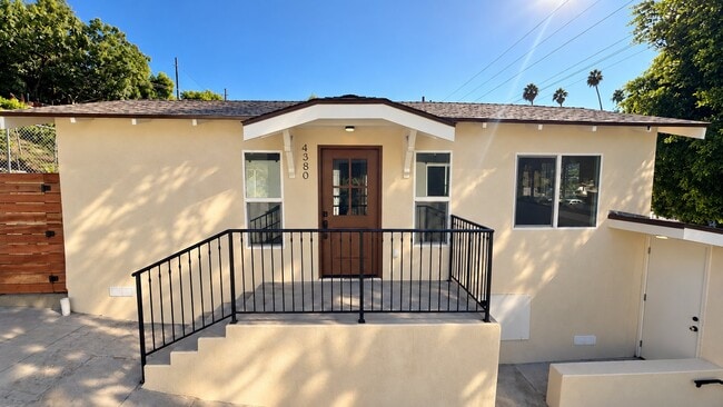 Building Photo - 4380 Huntington Dr S