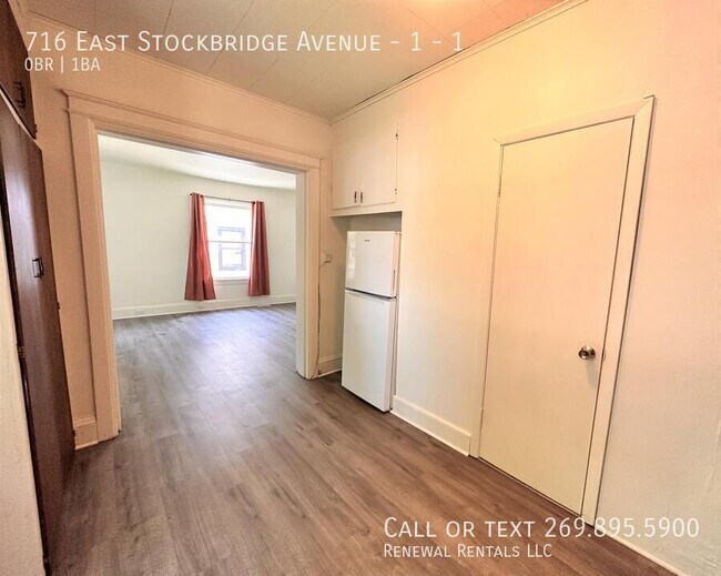 Building Photo - 716 E Stockbridge Ave