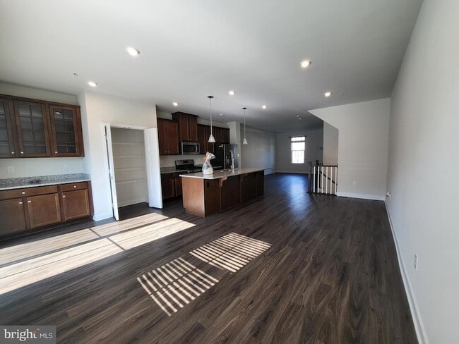 Building Photo - 430 Paperbark Sq