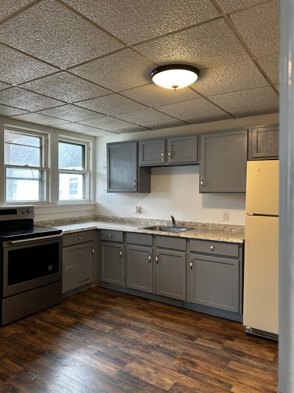 Building Photo - 719 Mercer Ave