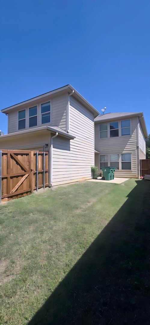 Building Photo - 160 Wild Rose Ct