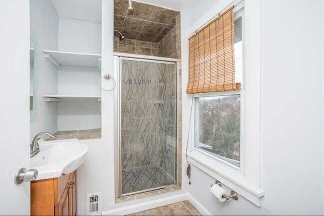 Building Photo - 18 Jacob St