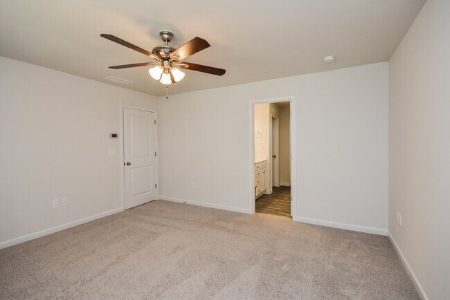 Building Photo - 621 Moorings Ave