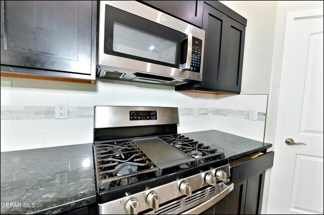 Building Photo - 541 Paseo Modesto Dr