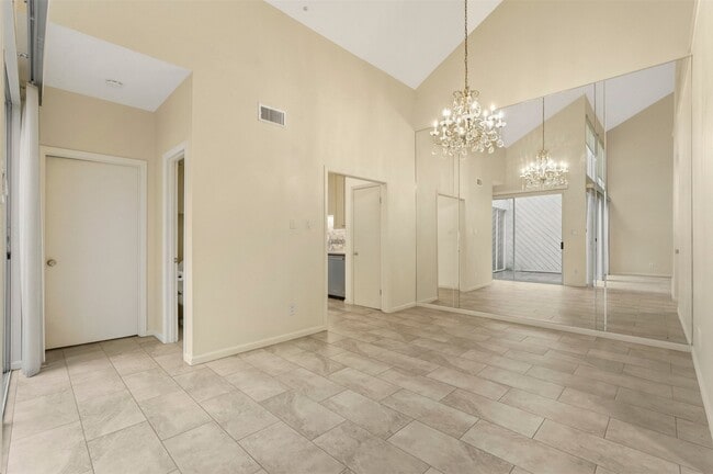 Building Photo - 10125 Valley Forge Dr