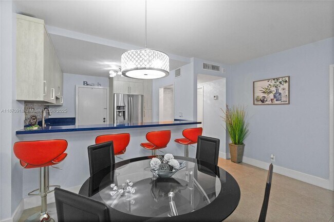 Building Photo - 3725 S Ocean Dr