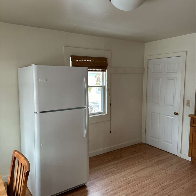 Building Photo - 45 E Simpson Ave