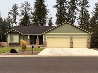 Building Photo - Wonderful 3 Bedroom 3 Bath Mead Area Rancher