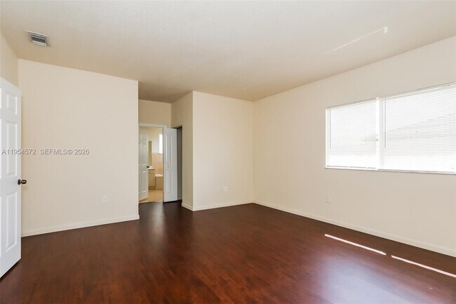 Building Photo - 15464 SW 18th Ln