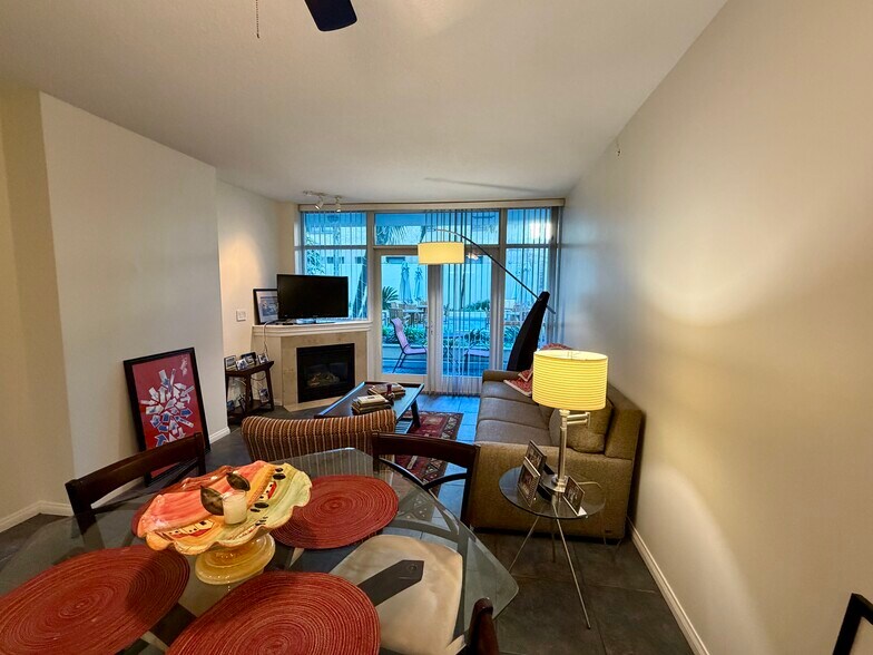 Building Photo - 850 Beech St