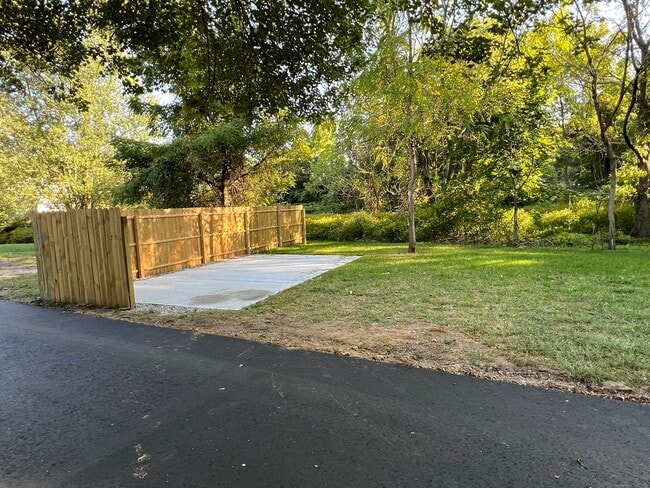 Building Photo - 46 Morgan St