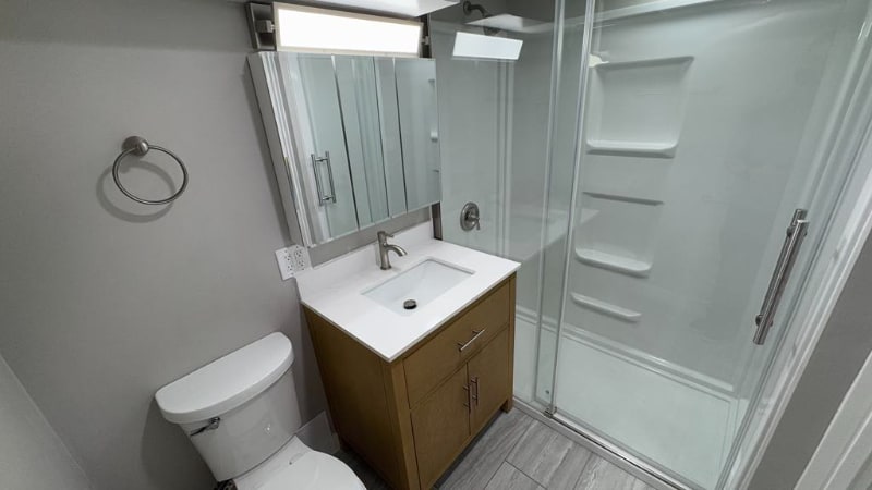 Building Photo - 5454 W Berteau Ave