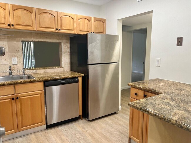 Building Photo - 9159 SW 77th Ave