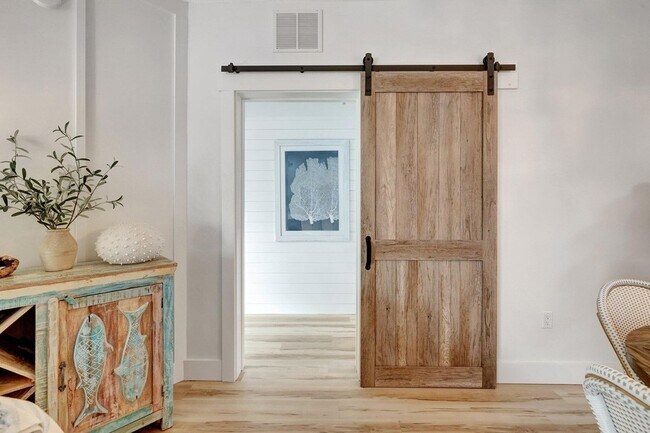 Building Photo - 875 NW Flagler Ave