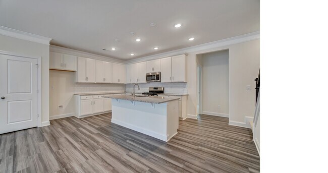 Building Photo - 2310 Creekmere Ln