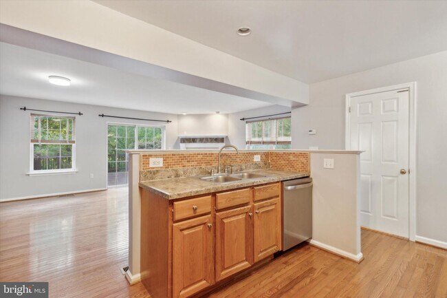 Building Photo - 125 Vernon Ct