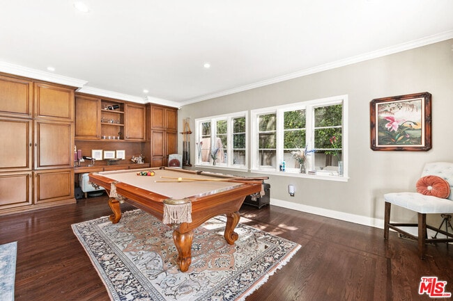 Building Photo - 401 N McCadden Pl