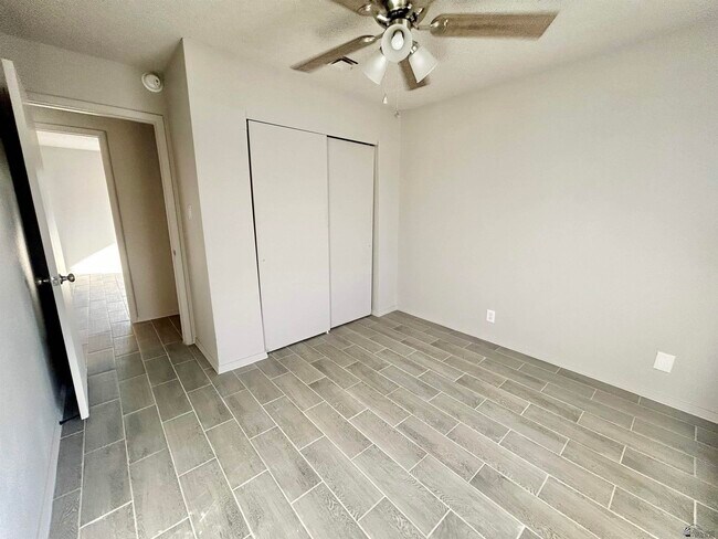 Building Photo - 1744 W 24th Dr